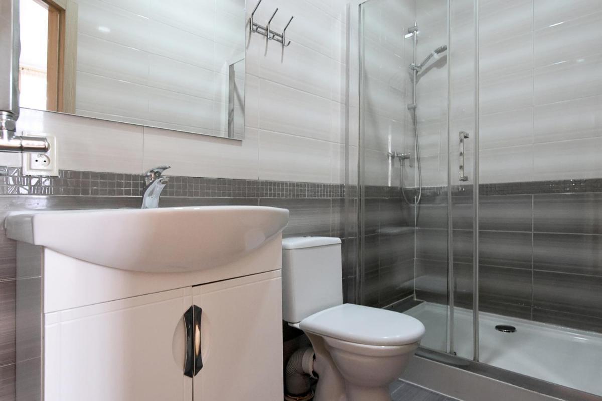 Buk Apartments On Doroshenka 25 Lviv Eksteriør billede